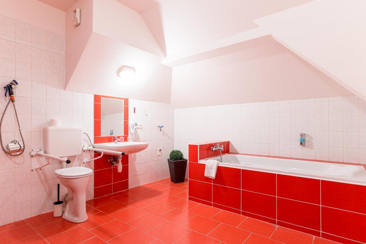 Nove Adalbertinum Hradec Králové Dış mekan fotoğraf